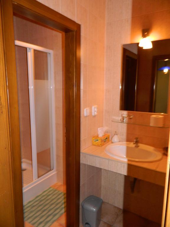 Hotel Slnecny Dvor Михаловце Номер фото