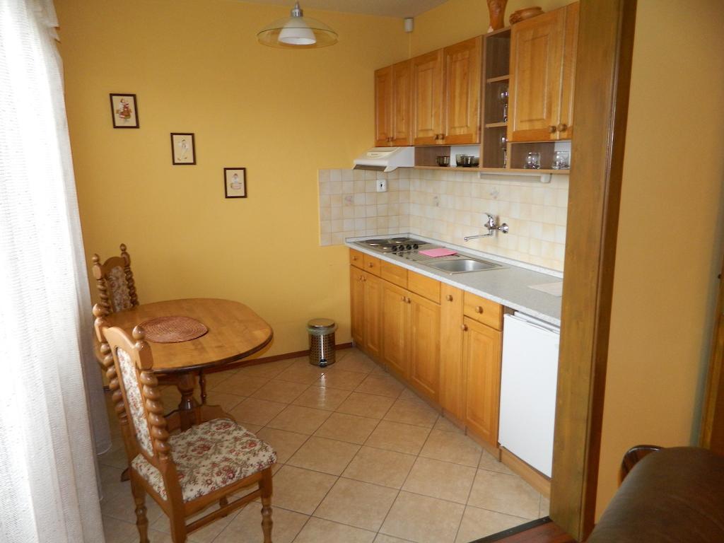 Hotel Slnecny Dvor Михаловце Номер фото